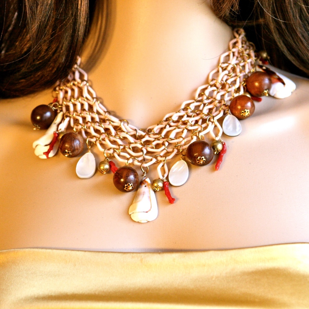 WENDY MINK Shells Necklace - Picture 4 of 6